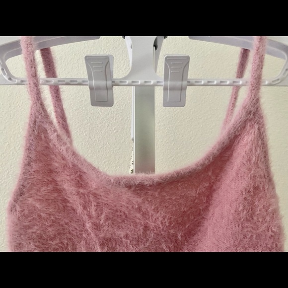Kendall & Kylie Fuzzy Crop top - light pink - spaghetti straps - small - Picture 3 of 5